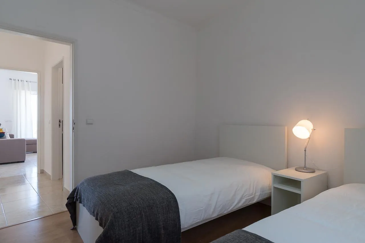 T2 Avenida- Frente Mar, Ar-Condicionado, Wifi Apartment Quarteira