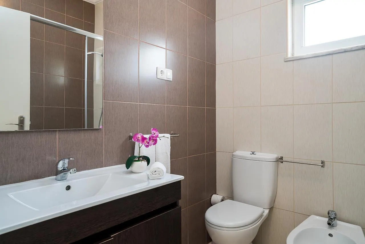 T2 Avenida- Frente Mar, Ar-Condicionado, Wifi Apartment Quarteira