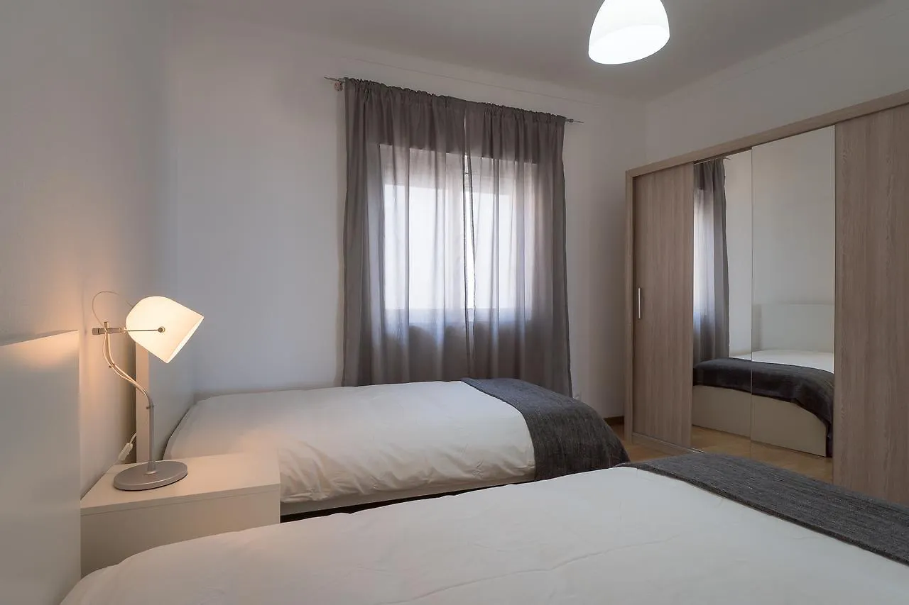 T2 Avenida- Frente Mar, Ar-Condicionado, Wifi Apartment Quarteira